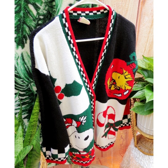 Vintage Snoopy Christmas knit cardigan 🌿 - Picture 2 of 6